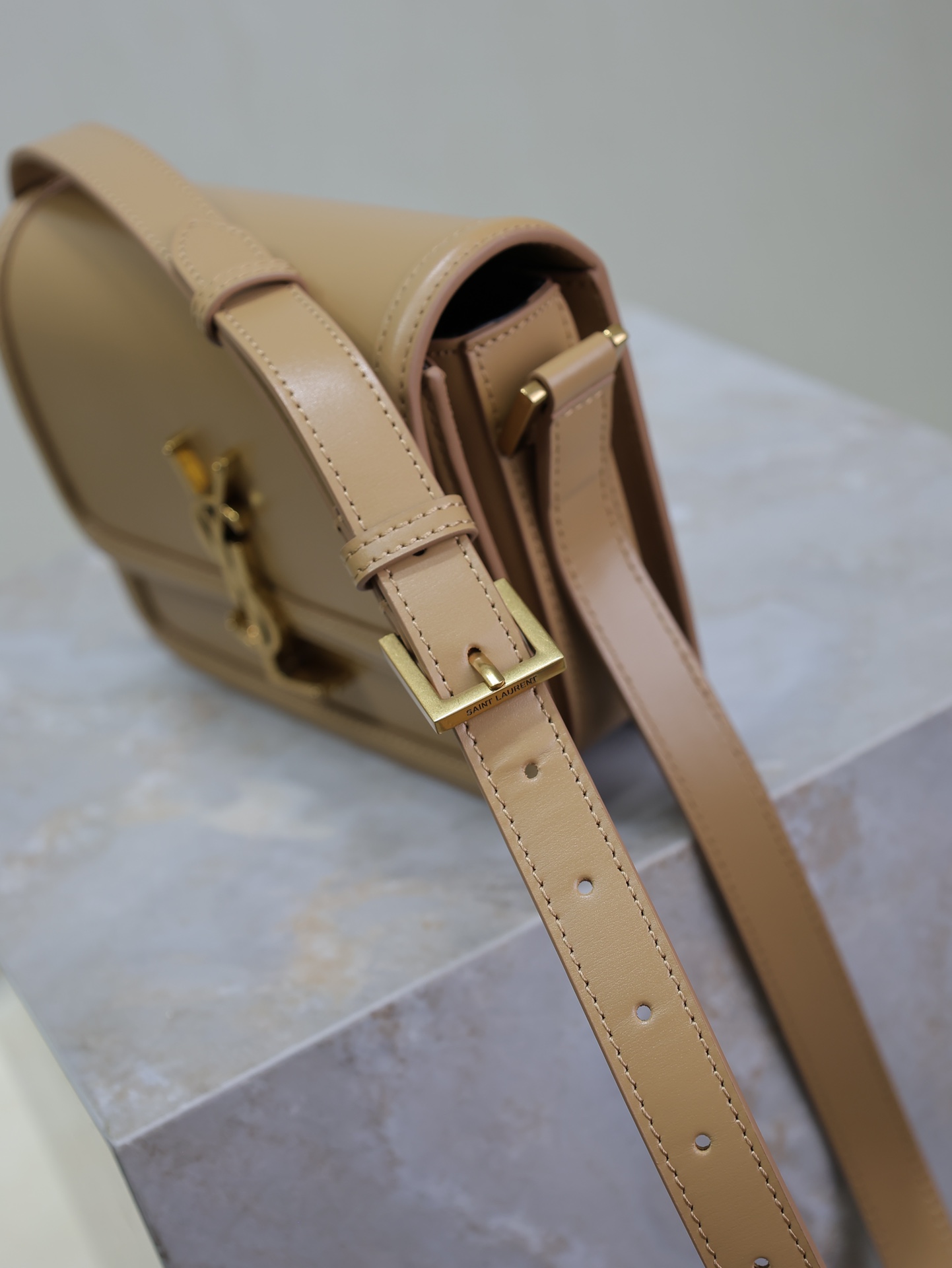 Saint Laurent Detailed inspection