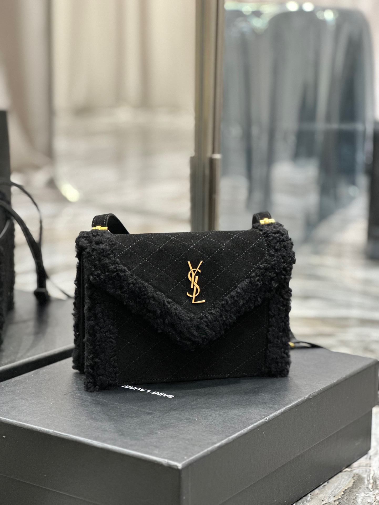 Miu Miu Classic Handcrafted Luxury Leather Shoulder Bag Ref.3529BE58 2