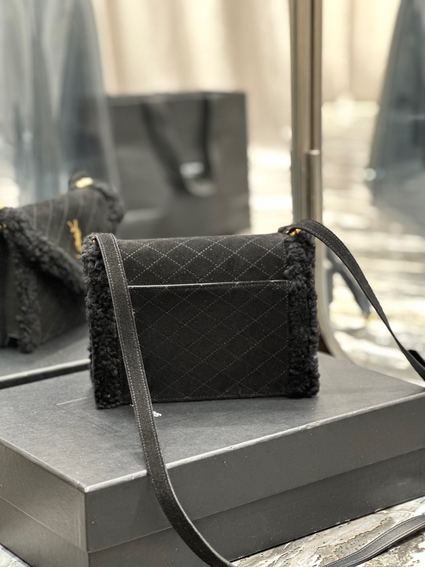 Miu Miu Classic Handcrafted Luxury Leather Shoulder Bag Ref.3529BE58 5