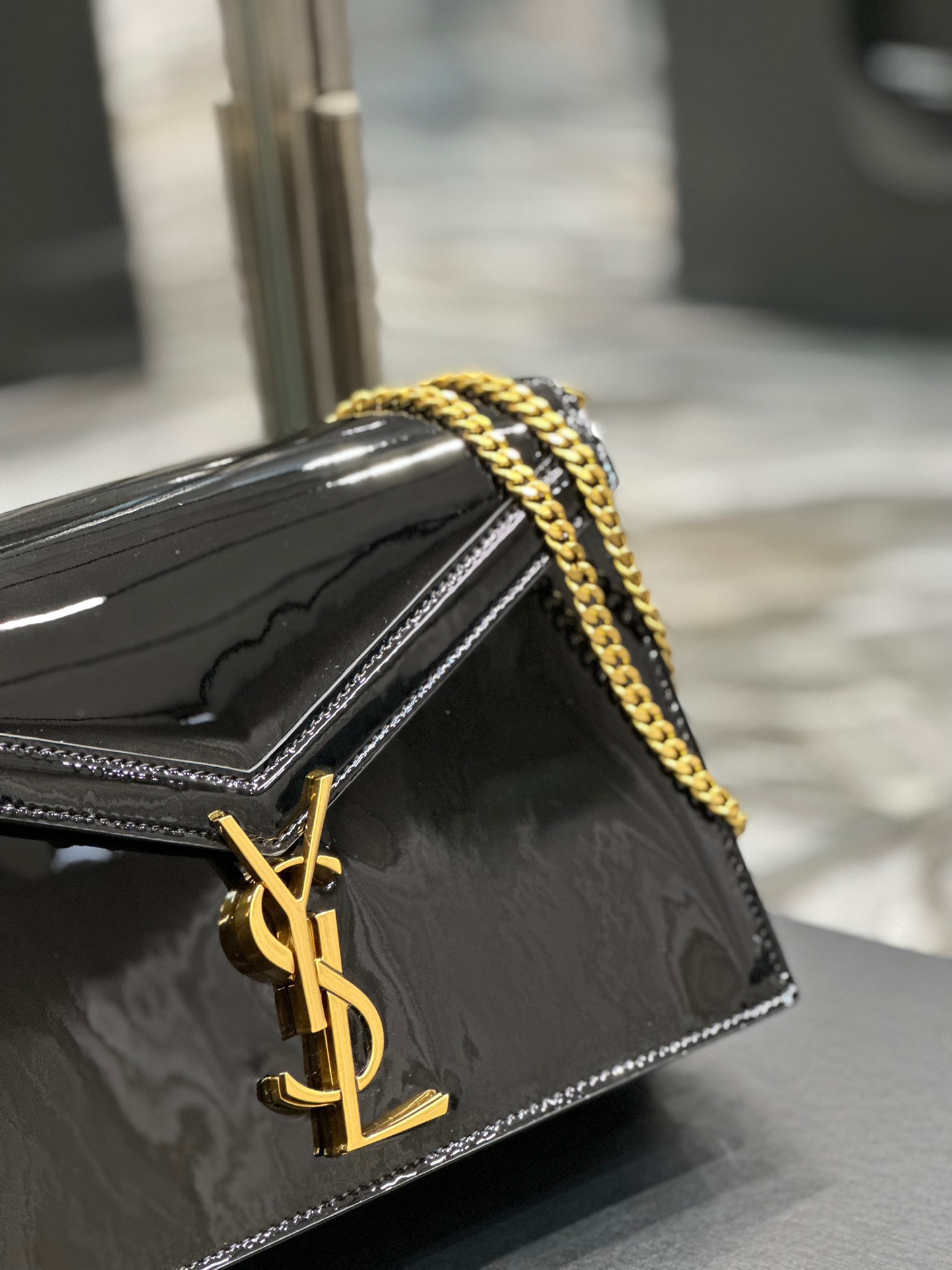 Balenciaga Classic Handcrafted Luxury Leather Shoulder Bag Ref.1966B5CB 5