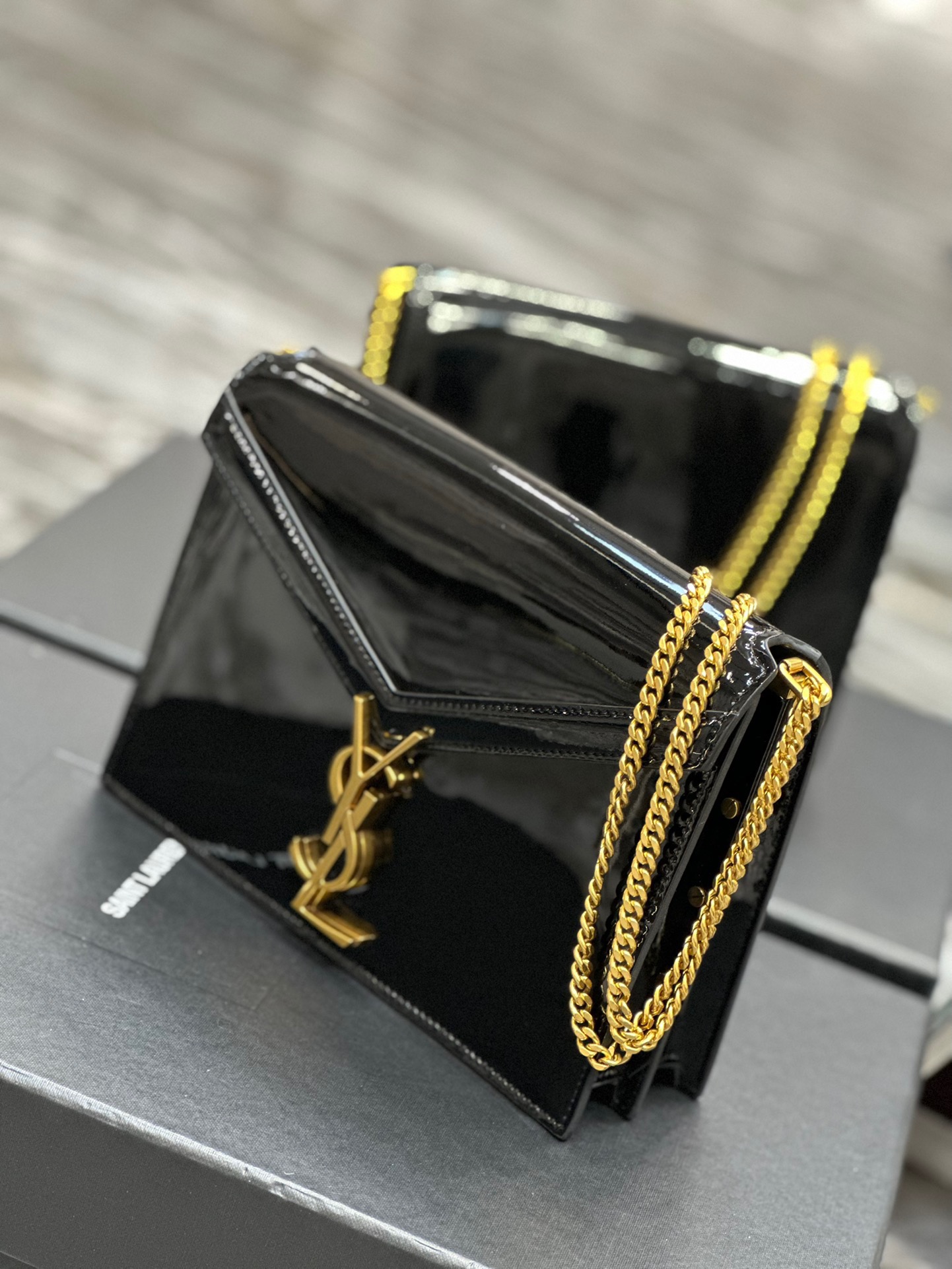 Balenciaga Classic Handcrafted Luxury Leather Shoulder Bag Ref.1966B5CB 4