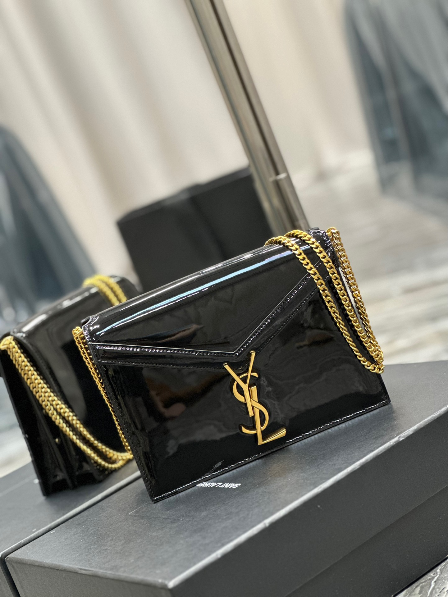 Balenciaga Classic Handcrafted Luxury Leather Shoulder Bag Ref.1966B5CB 2