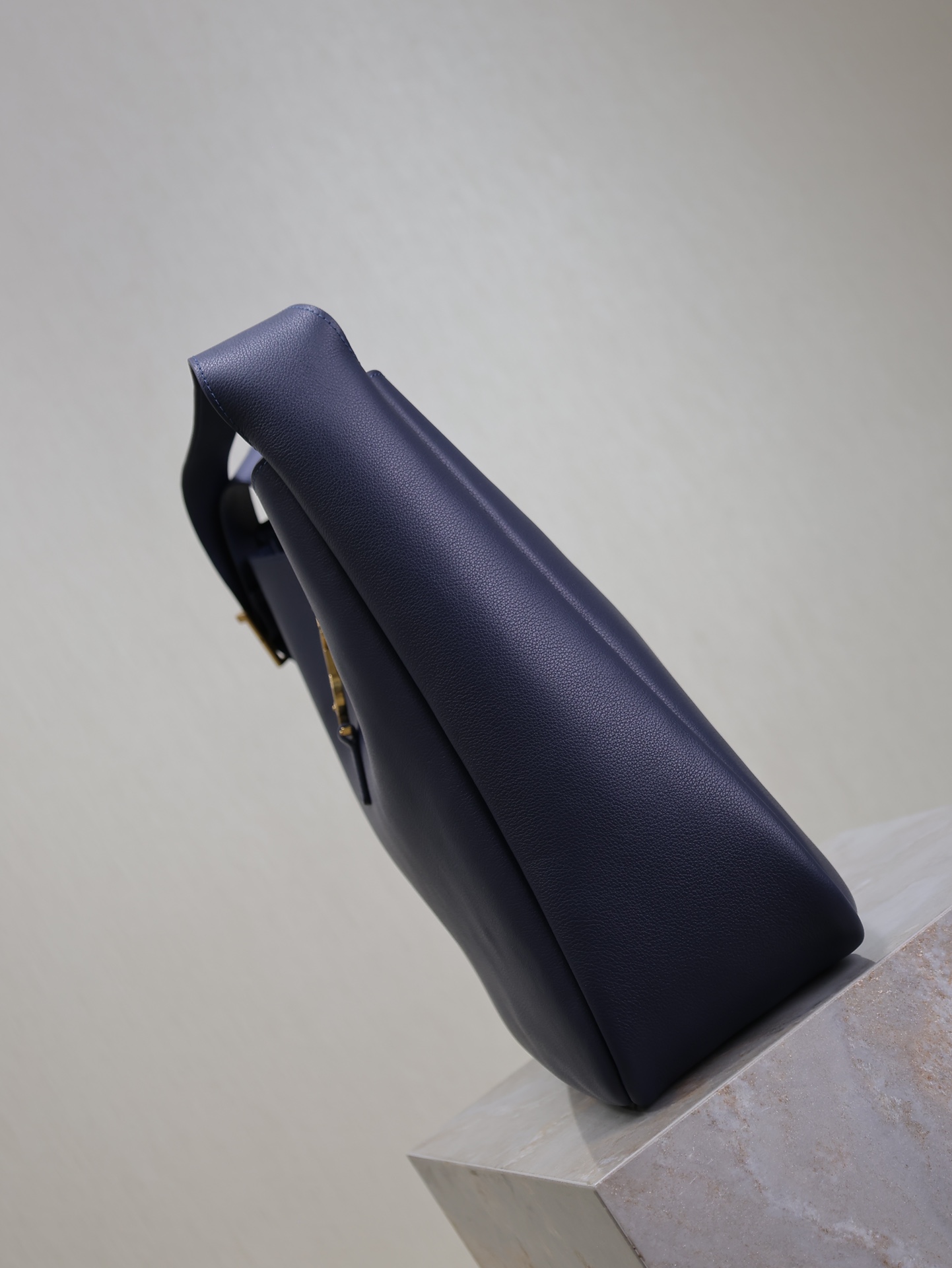 Valextra Classic Handcrafted Luxury Leather Shoulder Bag Ref.9F04C6B6 7