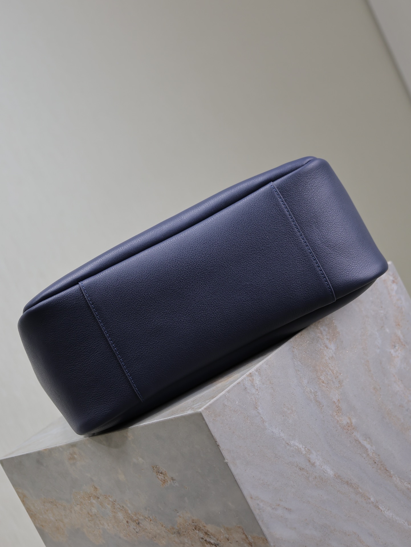 Valextra Classic Handcrafted Luxury Leather Shoulder Bag Ref.9F04C6B6 9