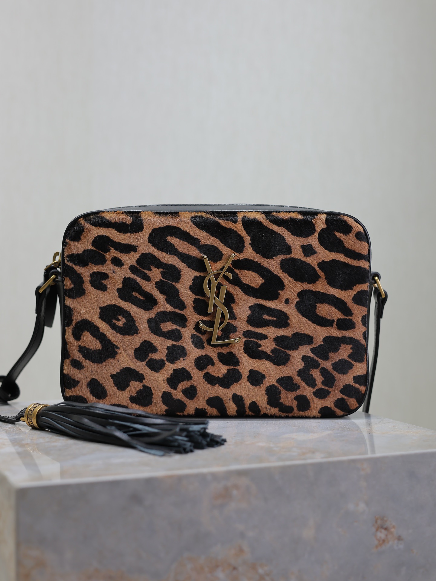 Cámara Lou con estampado de leopardo y piel de vaca_ Cámara de piel de vaca italiana importada de primera calidad, comp…