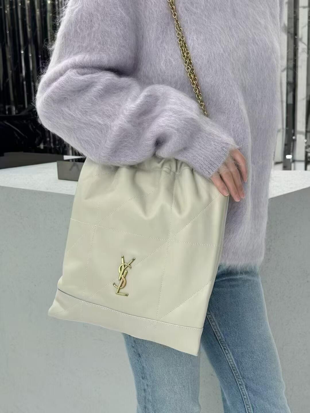 NO:386523,Milk white is also very suitable for this autumn and winter season, Saint Laurent, saint laurent19860909奶白色也超适合这个秋冬季节的,圣罗兰,saint laurent,Bag