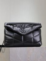 Black buckle·35cm Loulou puffer_quilted lambskin bag, made of 100% lambskin, soft and delicate to the touch, like embracing clouds☁️; the classic Y family logo, chain and buttonhole hardware are all made of old metal, retro The texture is unique. Size: 35x23x13.5cm Model: 577475-1 1 Black buckle·35cm Loulou puffer_quilted lambskin bag, made of 100% lambskin, soft and delicate to the touch, like embracing clouds☁️; the classic Y family logo, chain and buttonhole hardware are all made of old metal, retro The texture is unique. Size: 35x23x13.5cm Model: 577475-1