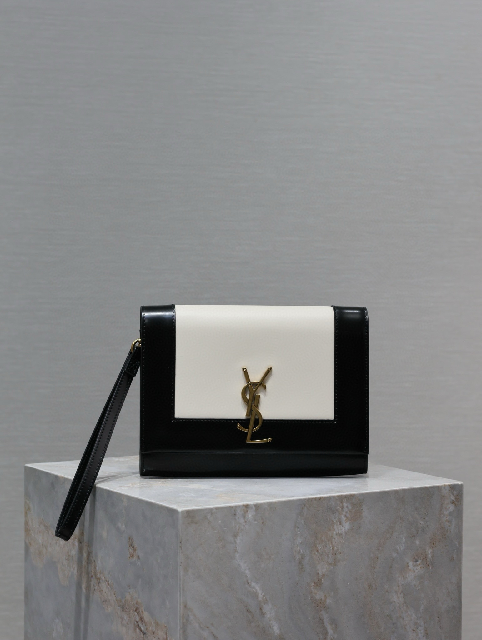 🖤🤍Blanco y negro_ LE CASSANDRE_bolso de mano con correa de muñeca desmontable, piel importada de Italia, tacto muy su…