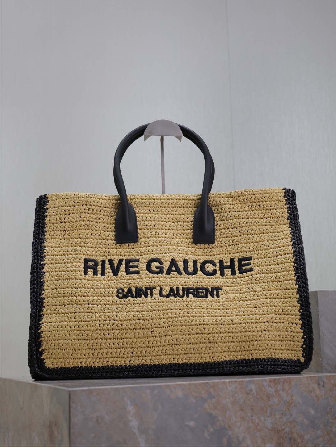 NO:772748,Summer limited edition raffia woven Rive Gauche Tote Bag, Left Bank shopping bag, from customized straw woven materials to logo embroidery craftsmanship, I demand perfection in every detail!  ZP purchased the mold for customization. To be honest, this is the most difficult shopping bag I have ever encountered!  The support material is extremely complex, and it took repeated trials to achieve the exact same feel as zp!  A must-have fashion item for travel and business trips!  Model 509415 straw woven size 48×36×16cm, saint laurent, saint laurent, espadrilles19860909夏日限定拉菲草编织款  Rive Gauche Tote Bag,左岸购物袋,从定制草编织料到logo刺绣工艺,每一个细节我都要求完美！zp购入开模定制,说真的,这是我遇到过最难做的一款购物袋了！托料极其复杂,经过反复试验才做到跟zp完全一样的手感！旅游出差必备时尚款！ 型号509415草编款 尺寸48×36×16cm,圣罗兰,saint laurent,espadrilles,Bag