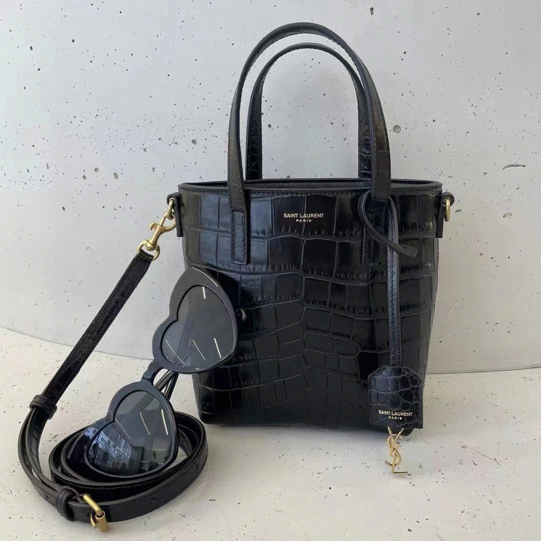 NO:387280,The authentic picture sharing of counters has no extra compartment, making the bag more free to use, Saint Laurent, saint laurent19860909专柜正品图分享 没有多余的隔层 使得包包使用起来更加随心所欲,圣罗兰,saint laurent,Bag