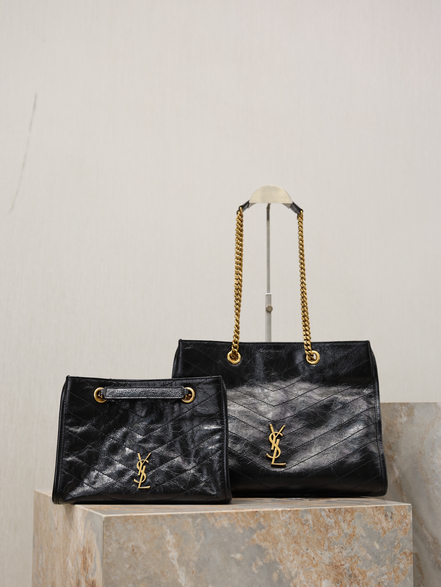 NO:771634,Niki new series shopping bag black waxed leather large and small sizes saint laurent saint laurent19860909Niki新系列 购物袋 黑色油蜡皮 大小号,圣罗兰,saint laurent,Bag
