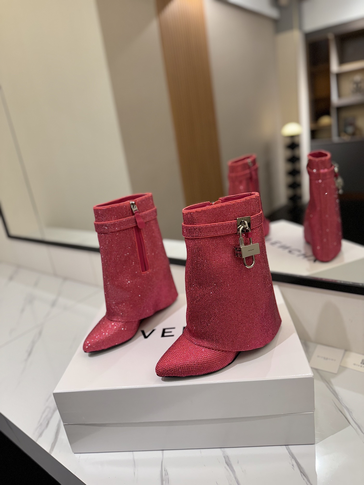 [Givenchy Women