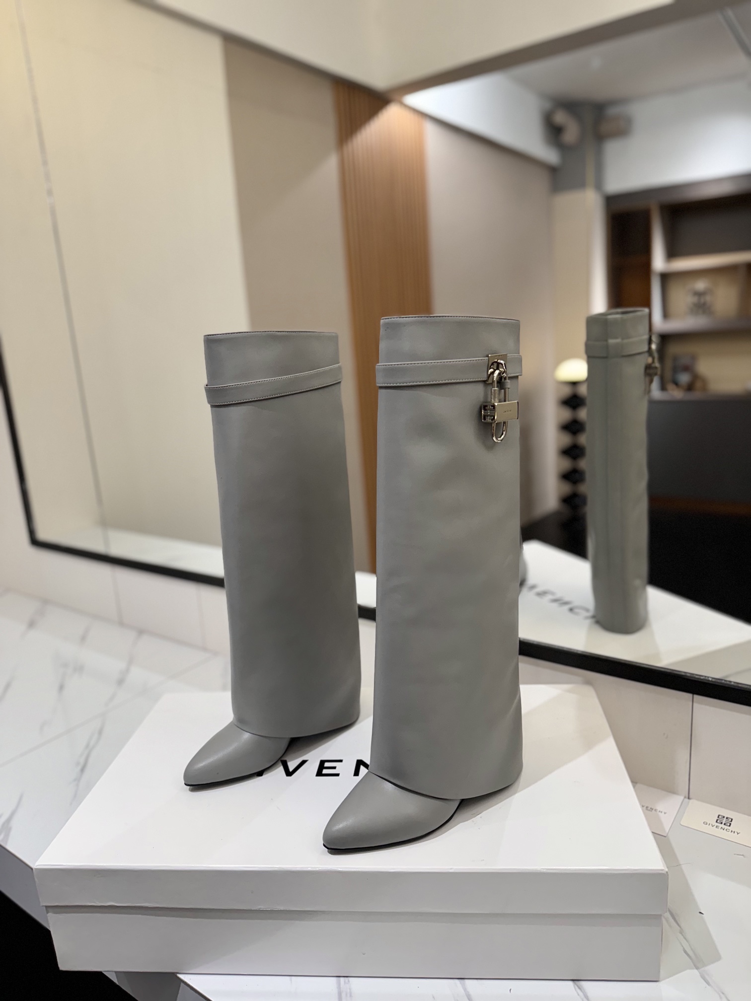 [Givenchy Women