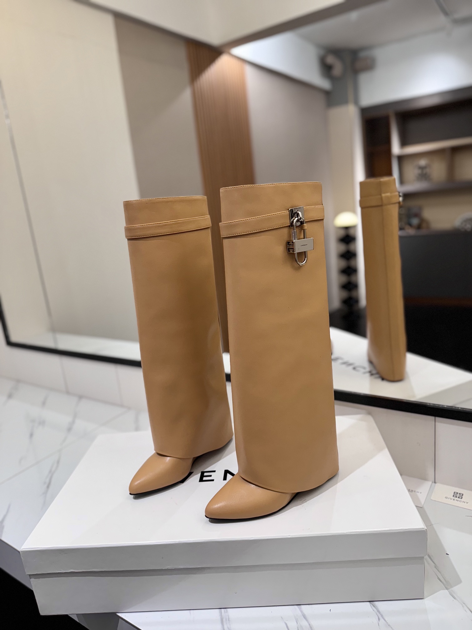 [Givenchy Women
