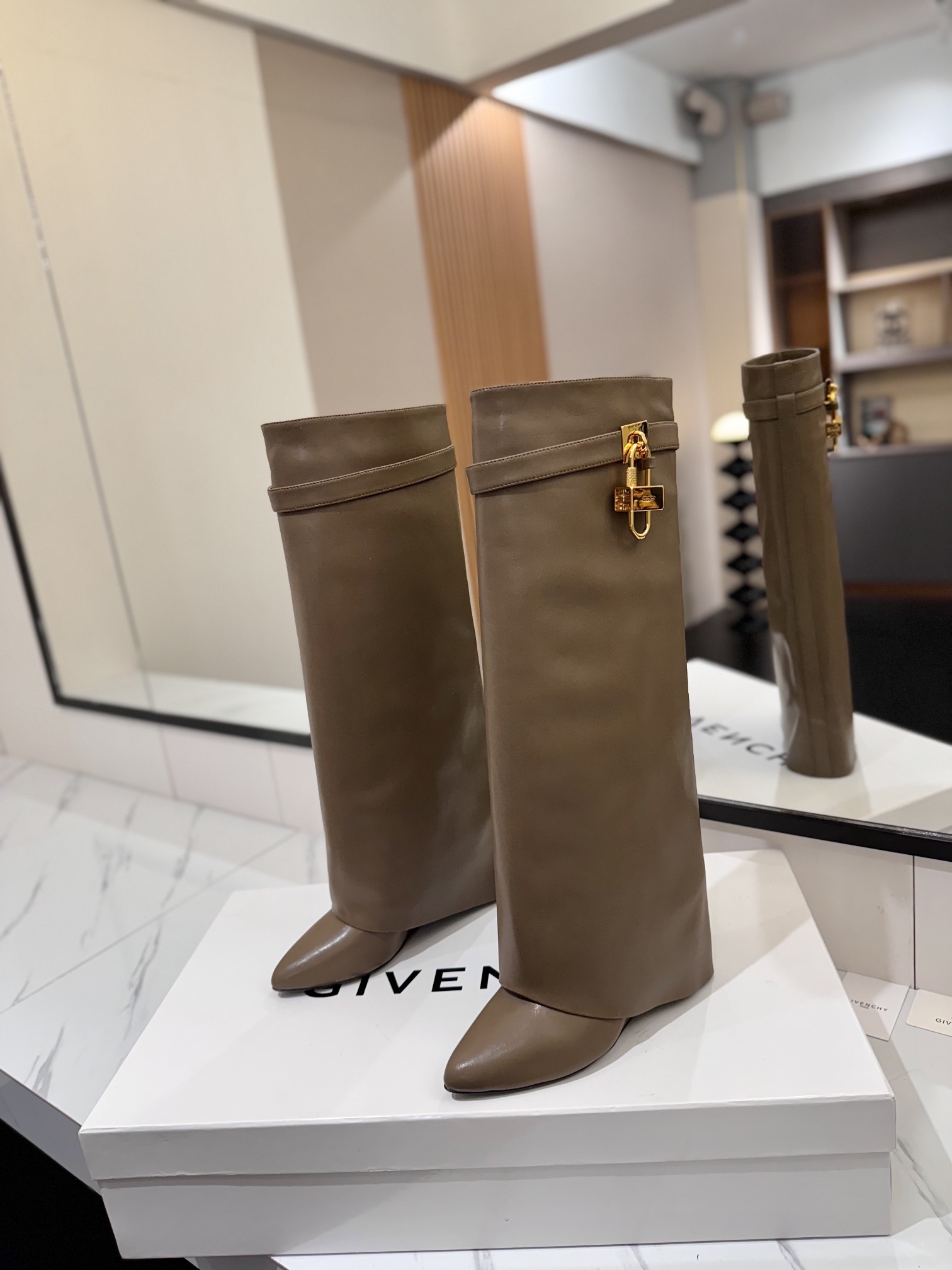 [Givenchy Women