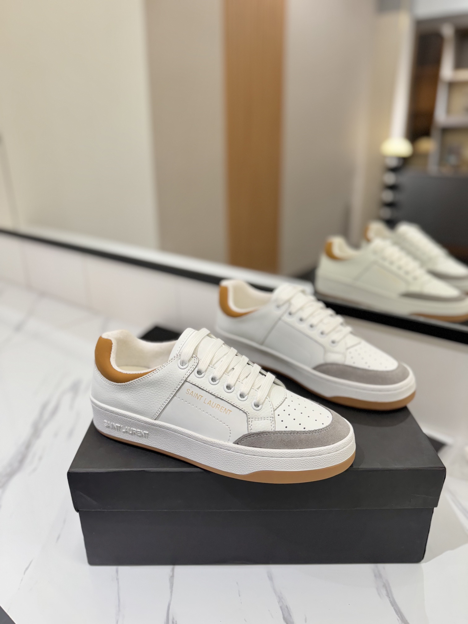 NO:164168,Couple model 