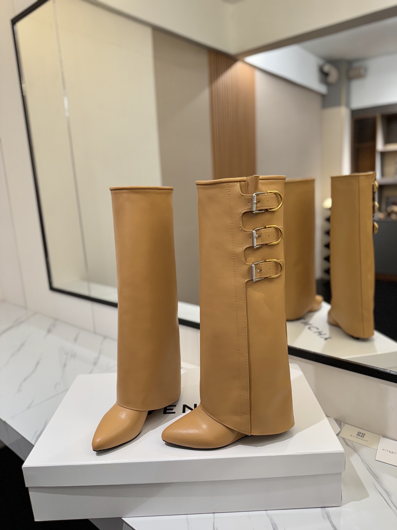 [Givenchy Women