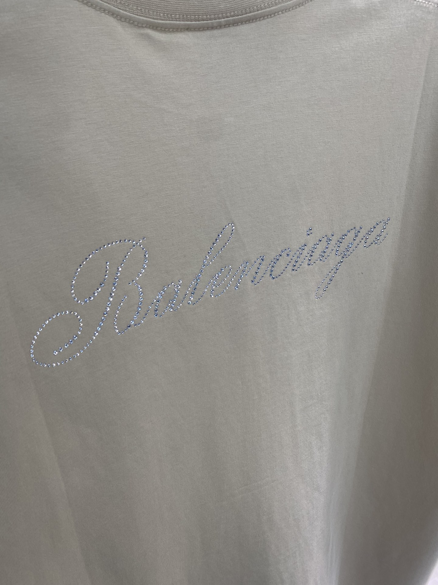Balenciaga巴黎世家logo烫钻短袖Tee袖子以及下摆走线平直线距一致内里处理干净无线头无余边肩