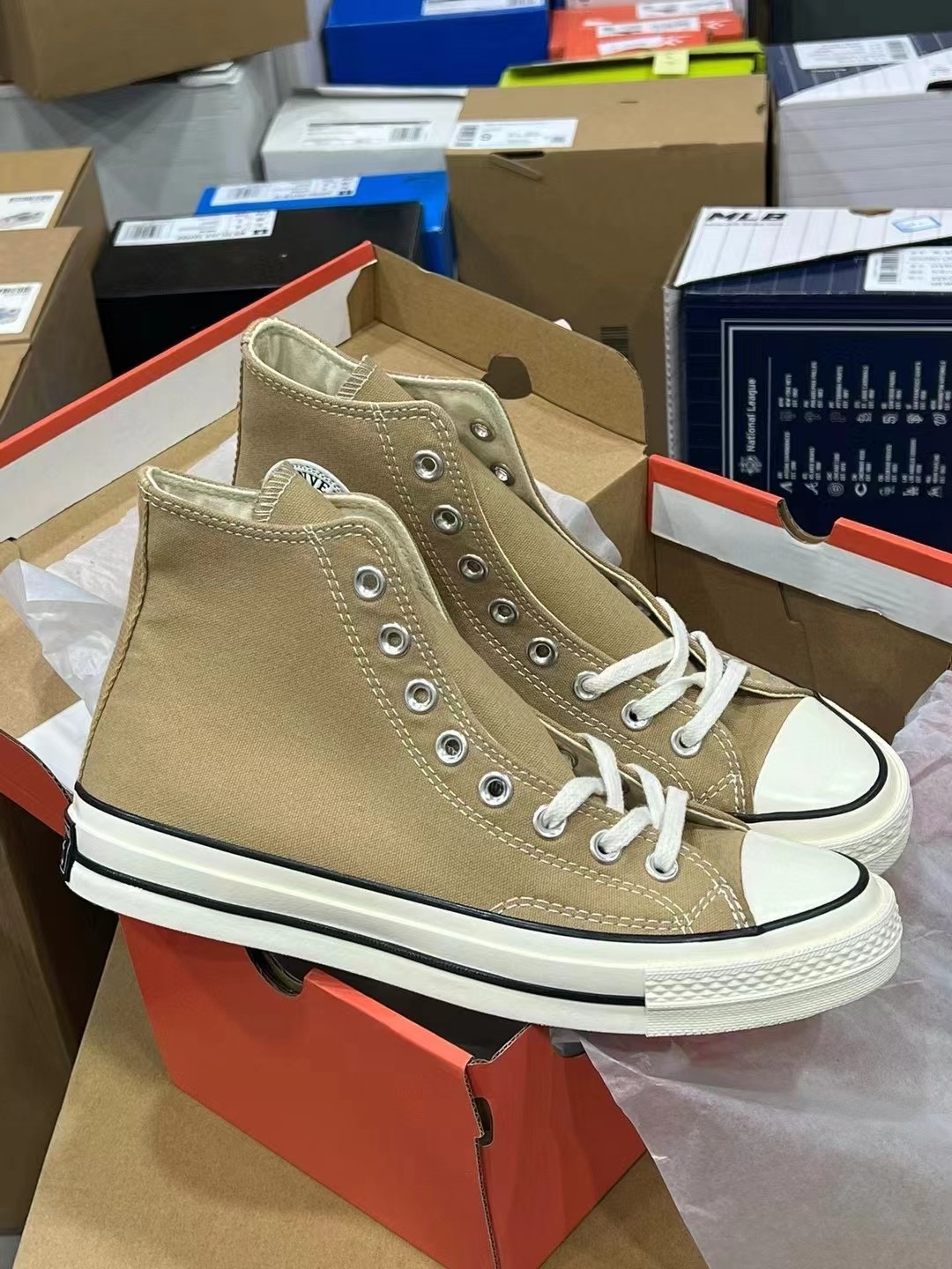 🧡今日推荐|OOTD Converse 1970s chuck taylor 防滑耐磨轻便高帮 帆布鞋 焦糖奶茶色 货号：168504C Size：35-44