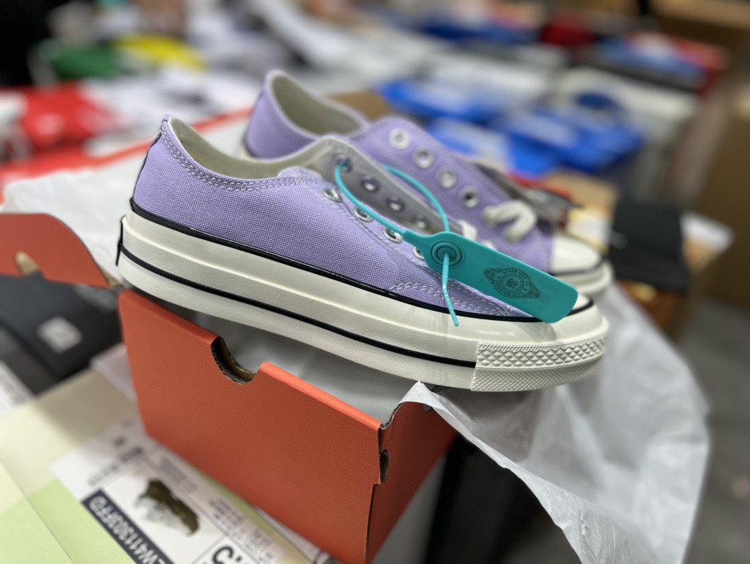 𝐎𝐎𝐓𝐃 | 今日推荐 𝑪𝒐𝒏𝒗𝒆𝒓𝒔𝒆 𝟏𝟗𝟕𝟎𝒔 防滑耐磨低帮帆布鞋 紫色 货号:𝟏𝟔𝟒𝟒𝟎𝟓𝑪 𝑺𝒊𝒛𝒆:𝟑𝟔-𝟒𝟒