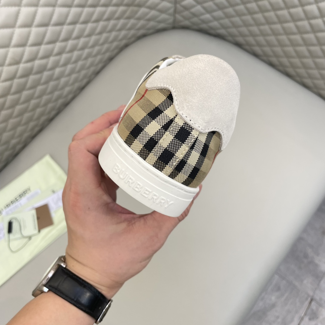 Precio de venta: P250 Bienes de calidad original Marca: Burberr * "Burberry *" zapatos casuales lowt