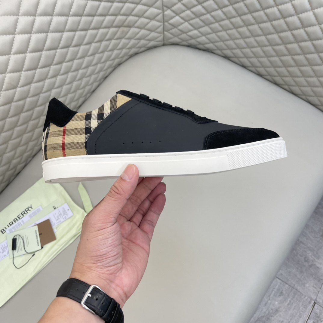 Precio de venta: P250 Bienes de calidad original Marca: Burberr * 