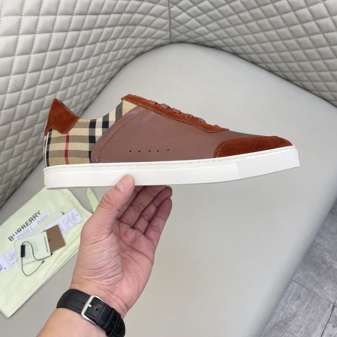 Precio de venta: P250 Bienes de calidad original Marca: Burberr * 