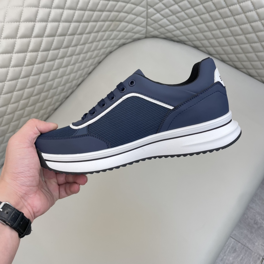 Precio de venta: 180 PMarca: Boss* "Boss*" lowtop sneakersTalla: 38-44 (se puede personalizar hasta 