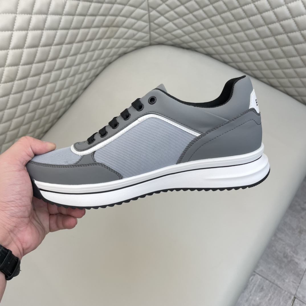 Precio de venta: 180 PMarca: Boss* "Boss*" lowtop sneakersTalla: 38-44 (se puede personalizar hasta 