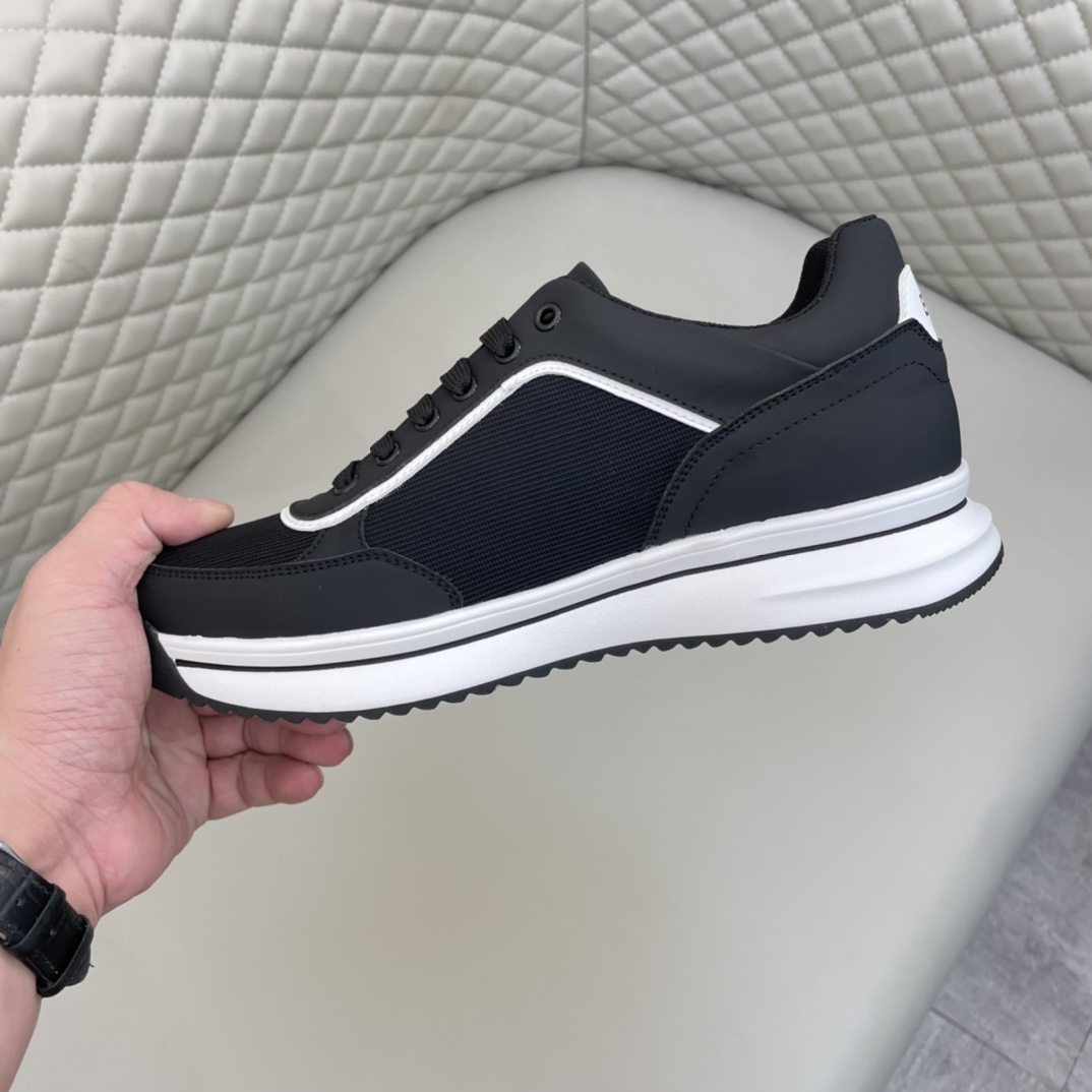 Precio de venta: 180 PMarca: Boss* "Boss*" lowtop sneakersTalla: 38-44 (se puede personalizar hasta 