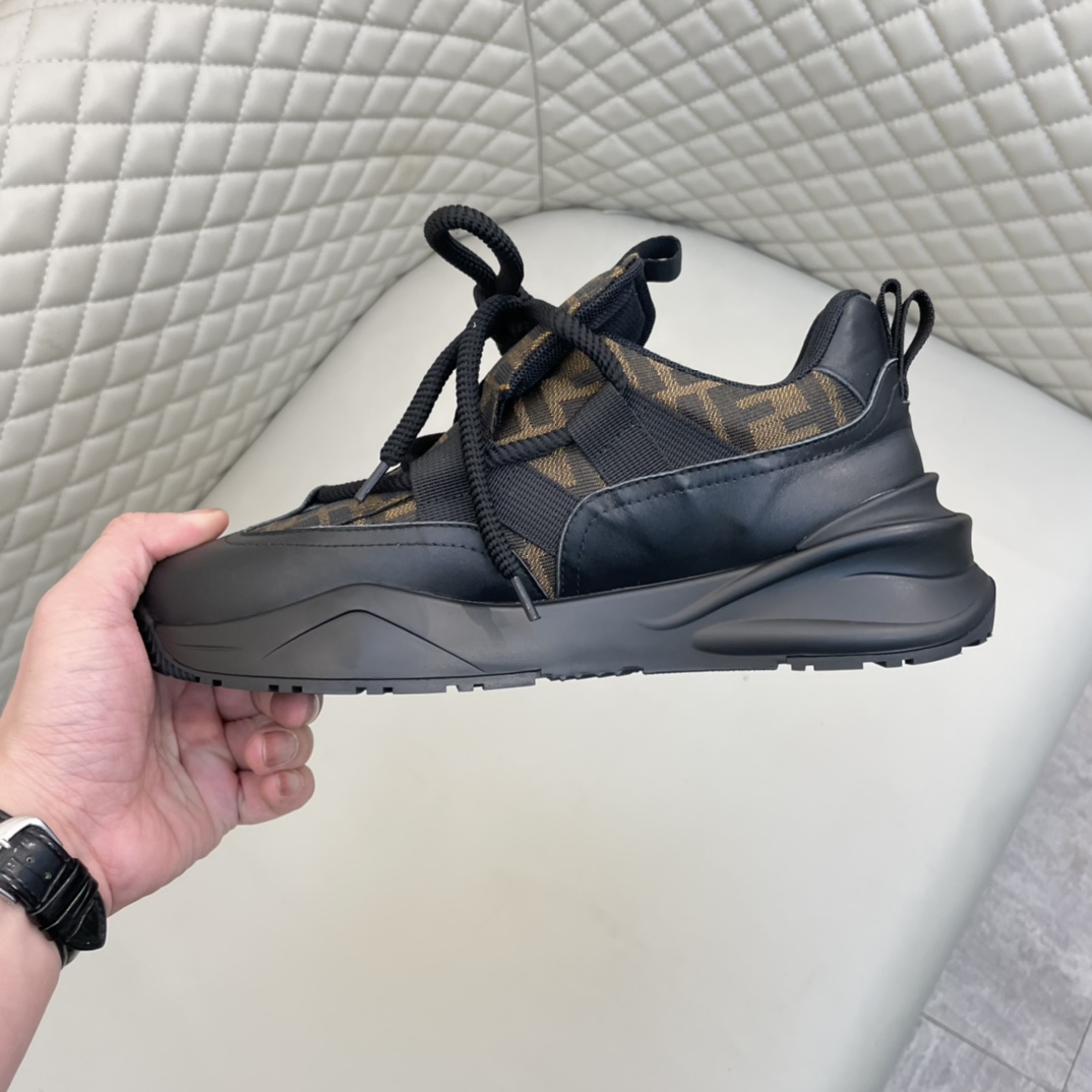 Precio de venta: P220 Marca: Feid* "Fendi*" lowtop sneakersTalla: 38-44(se puede personalizar hasta 