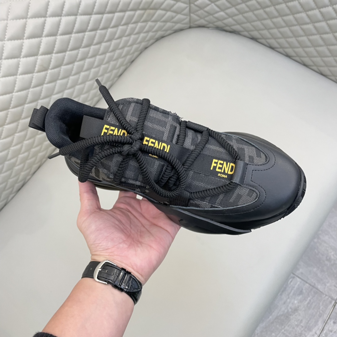 Precio de venta: P220 Marca: Feid* "Fendi*" lowtop sneakersTalla: 38-44(se puede personalizar hasta 