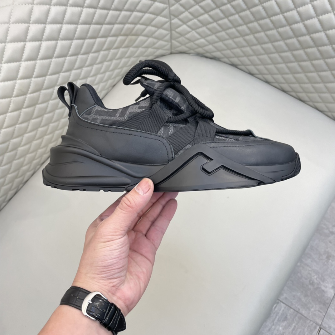 Precio de venta: P220 Marca: Feid* "Fendi*" lowtop sneakersTalla: 38-44(se puede personalizar hasta 