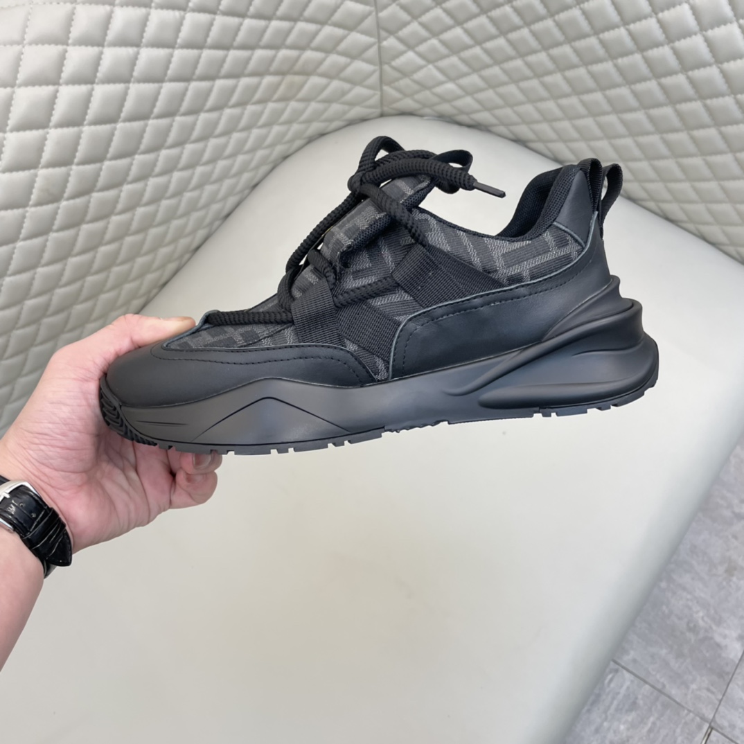 Precio de venta: P220 Marca: Feid* "Fendi*" lowtop sneakersTalla: 38-44(se puede personalizar hasta 