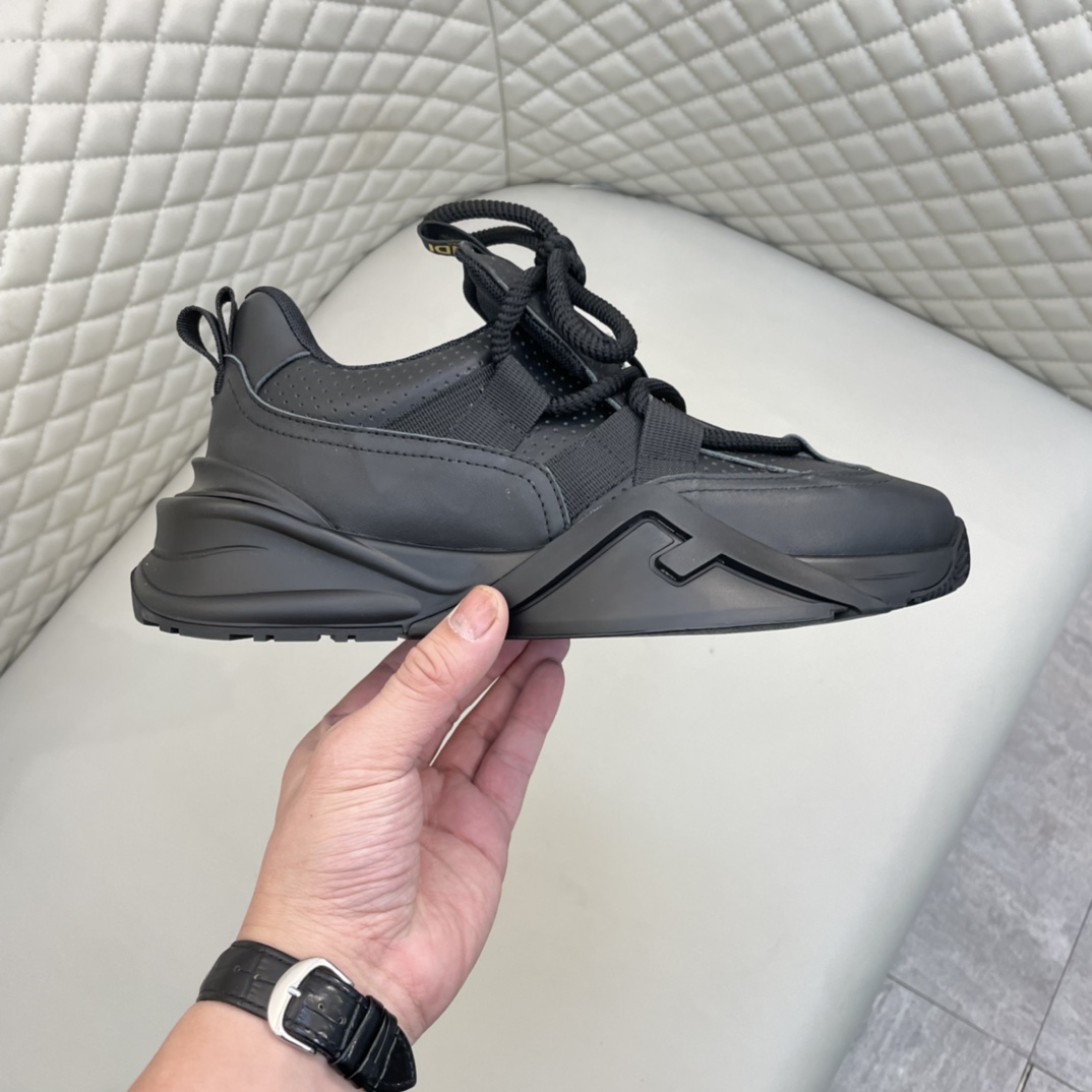 Precio de venta: P220 Marca: Feid* "Fendi*" lowtop sneakersTalla: 38-44(se puede personalizar hasta 