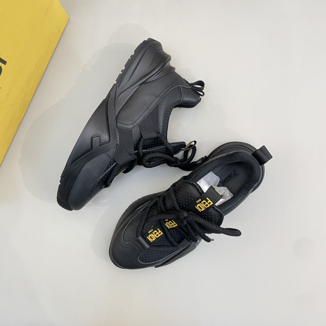 Precio de venta: P220 Marca: Feid* "Fendi*" lowtop sneakersTalla: 38-44(se puede personalizar hasta 