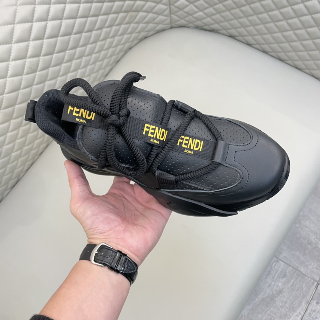 Precio de venta: P220 Marca: Feid* "Fendi*" lowtop sneakersTalla: 38-44(se puede personalizar hasta 