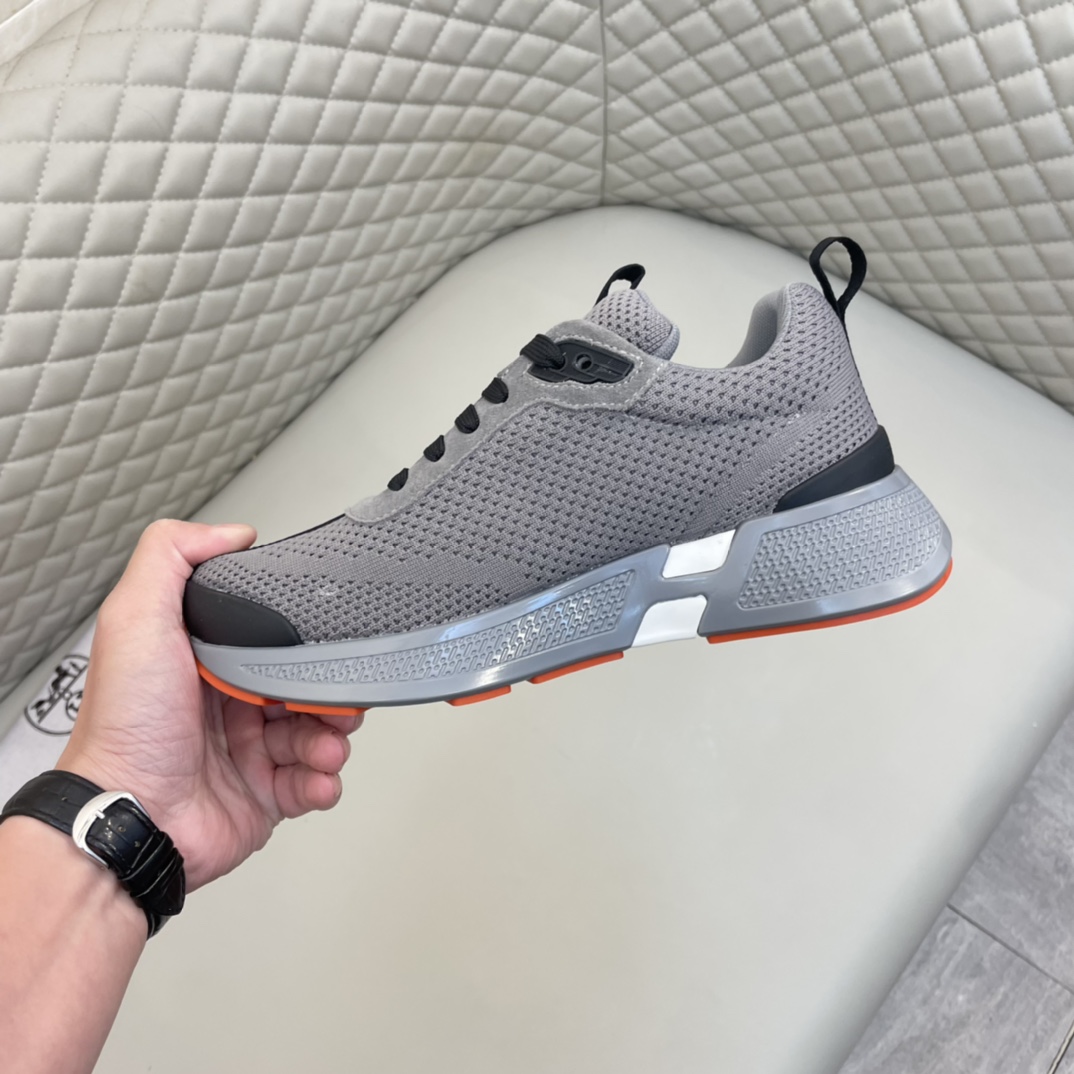 Precio de venta: P220 Marca: Hermè* "Hermès*" Low Top SneakersMarcas: 38-44 (se puede personalizar h