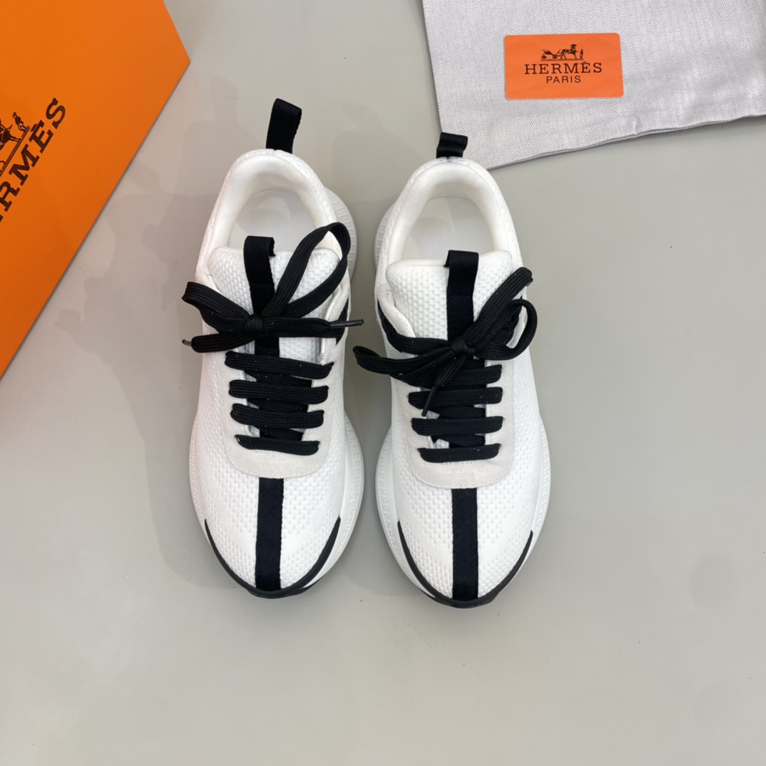 Precio de venta: P220 Marca: Hermè* "Hermès*" Low Top SneakersMarcas: 38-44 (se puede personalizar h