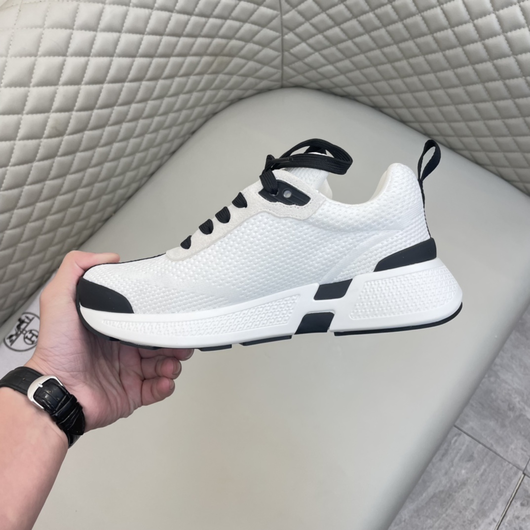 Precio de venta: P220 Marca: Hermè* "Hermès*" Low Top SneakersMarcas: 38-44 (se puede personalizar h