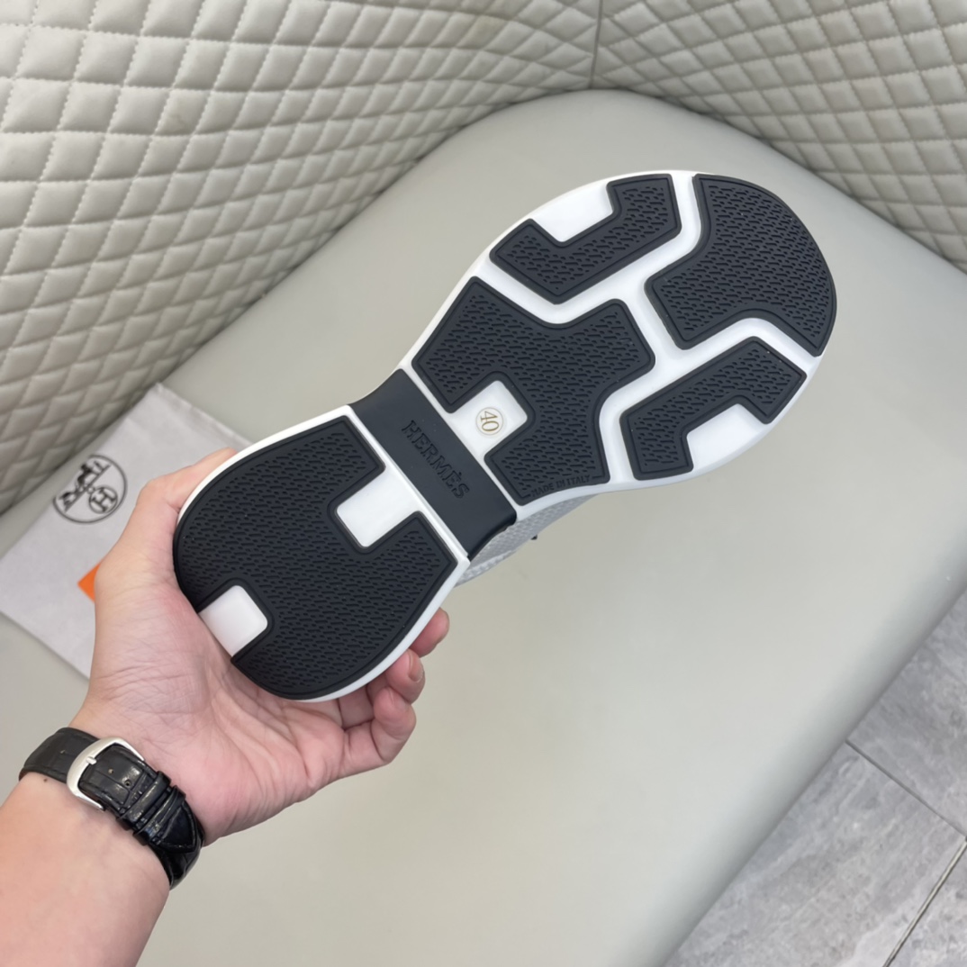 Precio de venta: P220 Marca: Hermè* "Hermès*" Low Top SneakersMarcas: 38-44 (se puede personalizar h