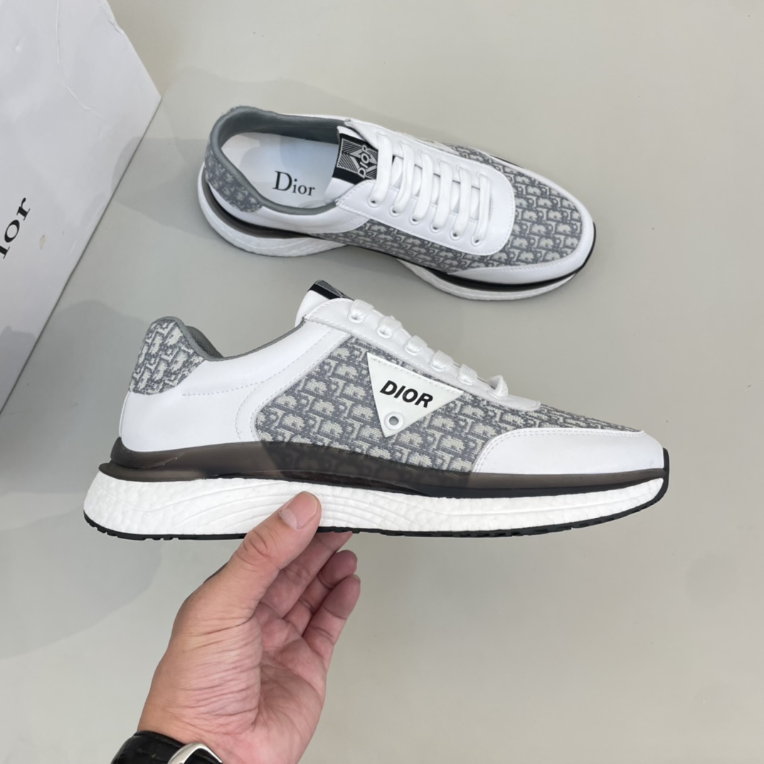 Precio de venta: P190 Marca del producto: Dio* zapatillas de caña bajaTalla: 38-44 (se puede persona