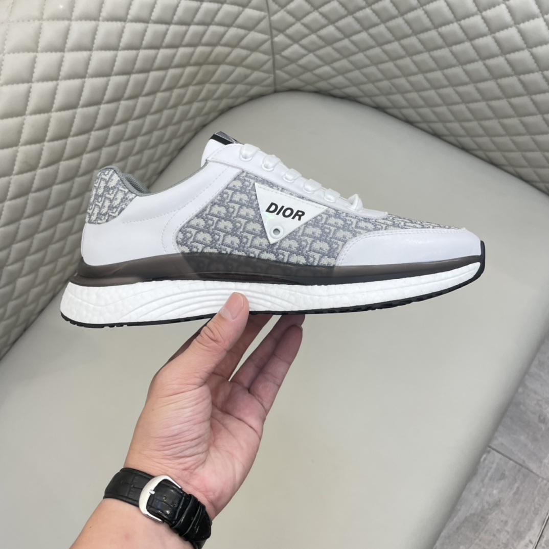 Precio de venta: P190 Marca del producto: Dio* zapatillas de caña bajaTalla: 38-44 (se puede persona