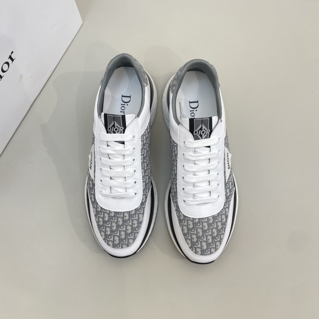 Precio de venta: P190 Marca del producto: Dio* zapatillas de caña bajaTalla: 38-44 (se puede persona