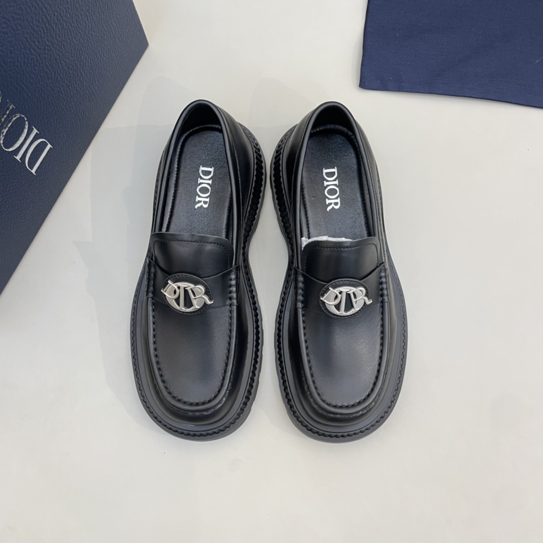 Precio de venta: P230 Marca comercial: Dio* Zapatos de cueroTalla: 39-44(45.46 disponible)Material: 