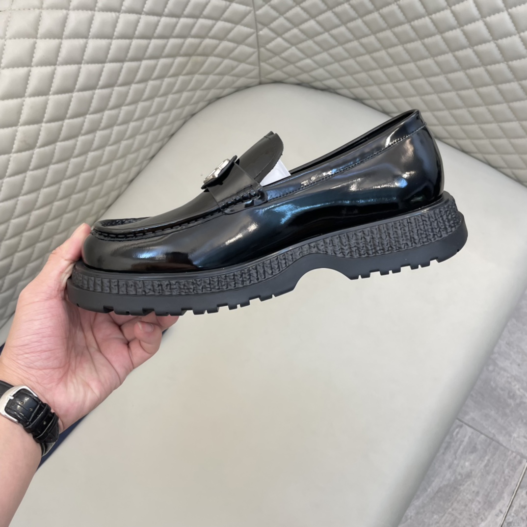 Precio de venta: P230 Marca comercial: Dio* Zapatos de piel Talla: 39-44(45.46) Material del product