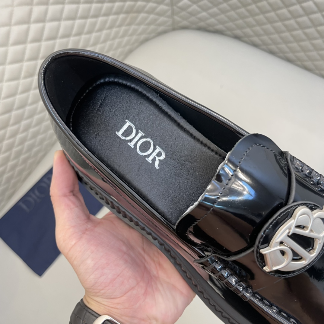 Precio de venta: P230 Marca comercial: Dio* Zapatos de piel Talla: 39-44(45.46) Material del product