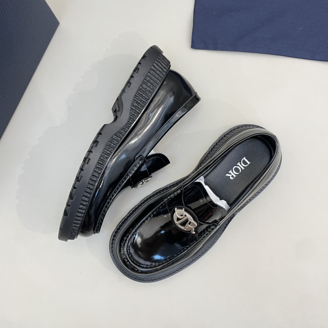 Precio de venta: P230 Marca comercial: Dio* Zapatos de piel Talla: 39-44(45.46) Material del product
