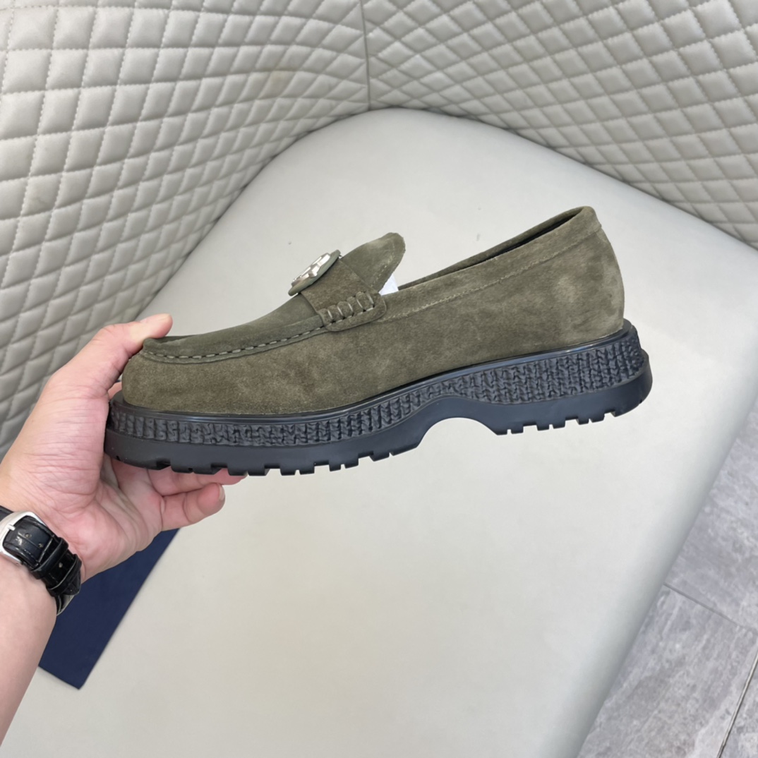 Precio de venta: P230 Marca comercial: Dio* Zapatos de pielTalla: 39-44 (45,46 disponible)Material: 