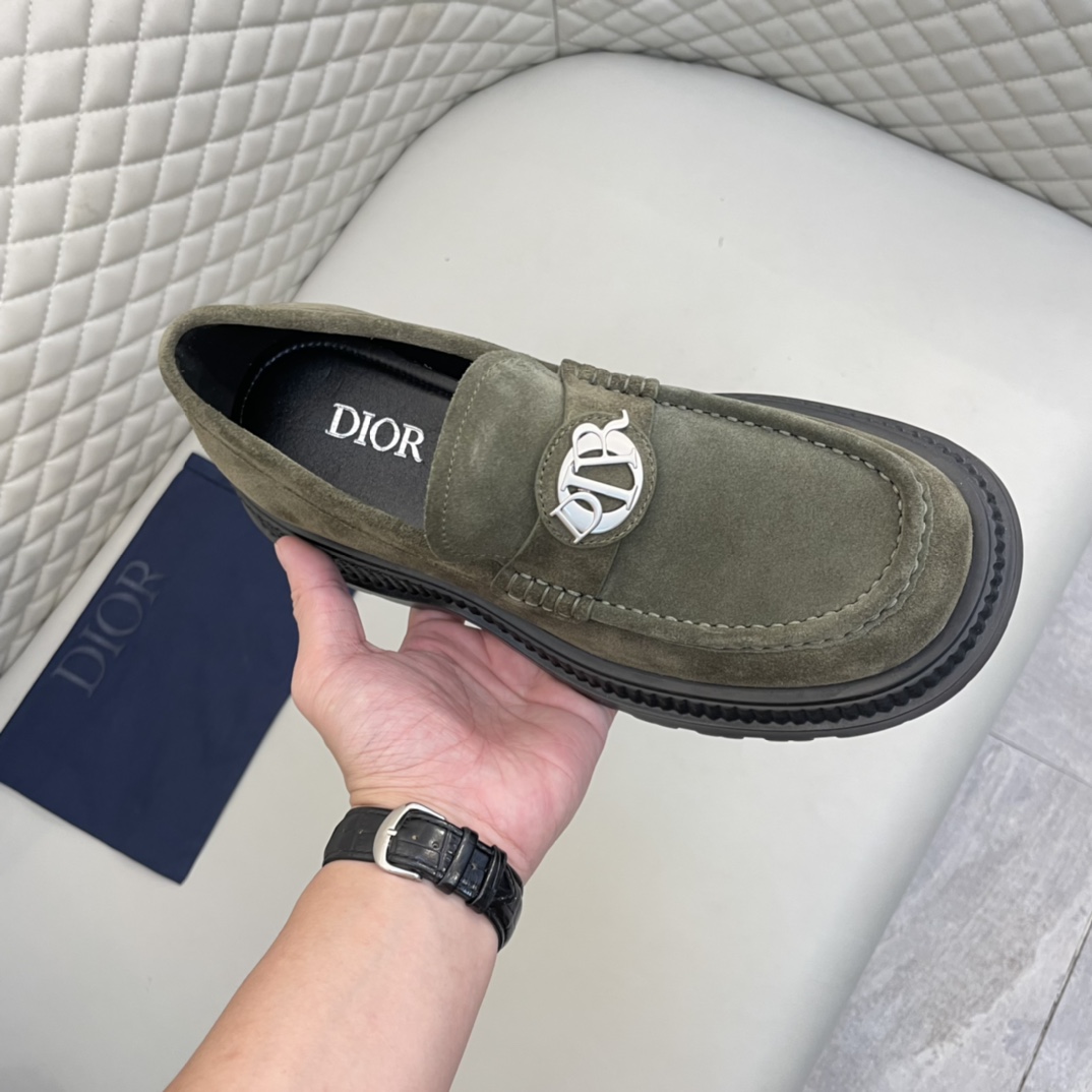 Precio de venta: P230 Marca comercial: Dio* Zapatos de pielTalla: 39-44 (45,46 disponible)Material: 